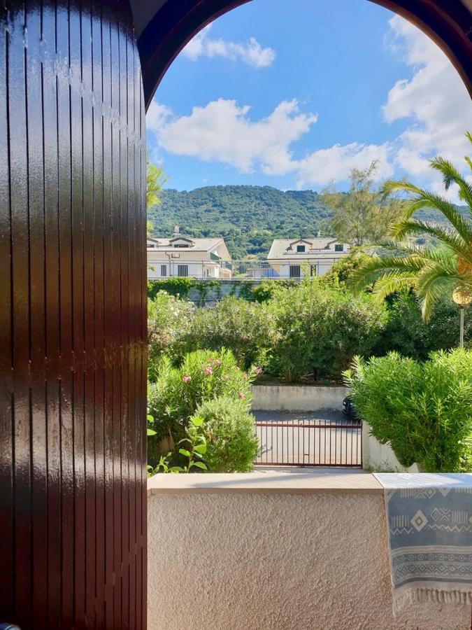 팔레나 Vista Mare Su Tre Piani Con Giardino 빌라 외부 사진