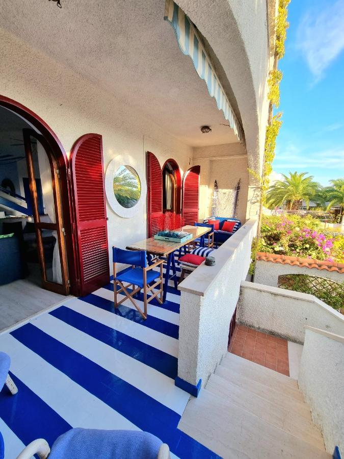 팔레나 Vista Mare Su Tre Piani Con Giardino 빌라 외부 사진
